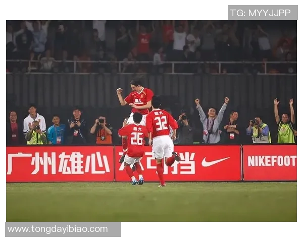 2011年实德与恒大巅峰对决回顾：足球历史上的经典瞬间与战术较量