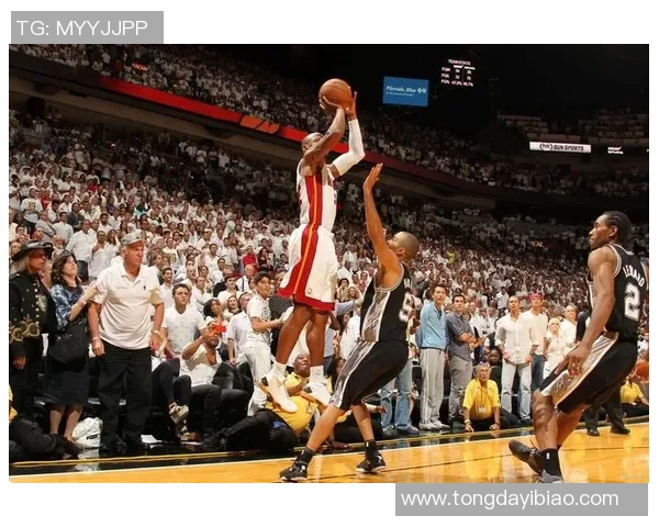 2013年NBA经典对决热火与开拓者的巅峰对决回顾与精彩瞬间分析