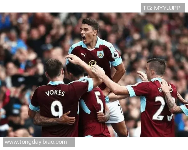 安德莱与摩斯高的激烈对决揭示足球战术的博弈与魅力 安德莱与摩斯高的激烈对决揭示足球战术的博弈与魅力