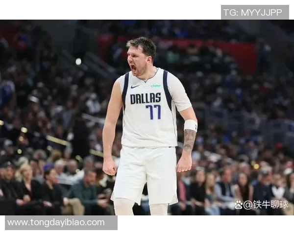 东契奇狂砍73分刷新现役得分纪录独行侠力克太阳终止其11连胜势头 东契奇狂砍73分刷新现役得分纪录独行侠力克太阳终止其11连胜势头