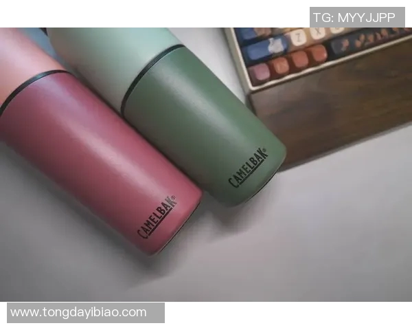 探索Camelbak水杯的多功能性与便携性,提升你的户外活动体验与日常饮水乐趣 探索Camelbak水杯的多功能性与便携性,提升你的户外活动体验与日常饮水乐趣